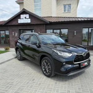 Toyota Highlander IV (XU70)